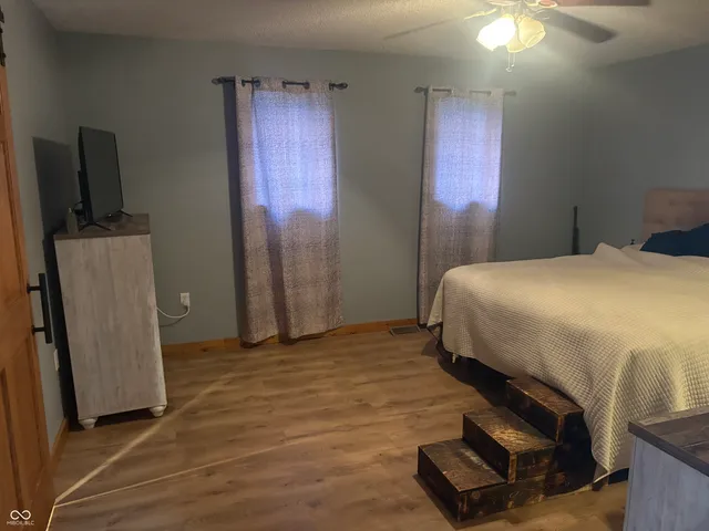 $325,000 | 908 South Division Street, Cayuga, IN 47928