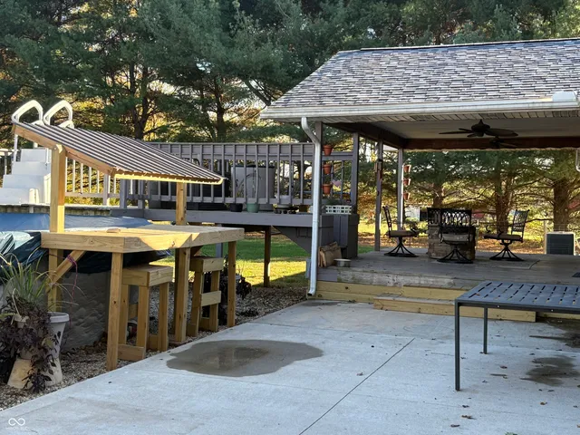 $325,000 | 908 South Division Street, Cayuga, IN 47928