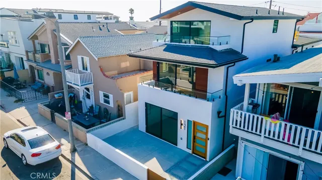 $9,500 | 121 39th Street, Unit B, Newport Beach, CA 92663