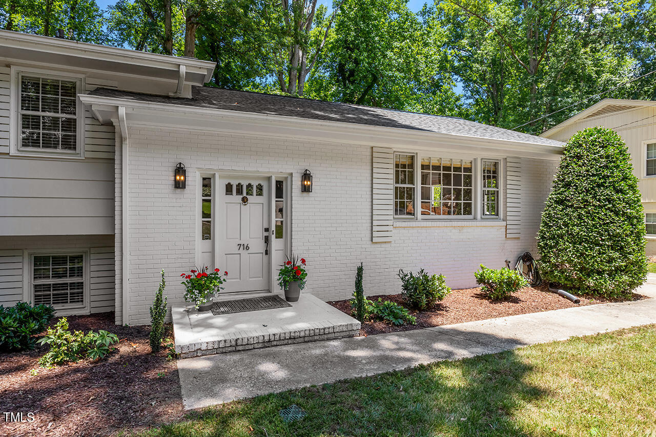 716 Catawba Street Raleigh, NC 27609 - Photo 3 of 33 716 Catawba Street_04