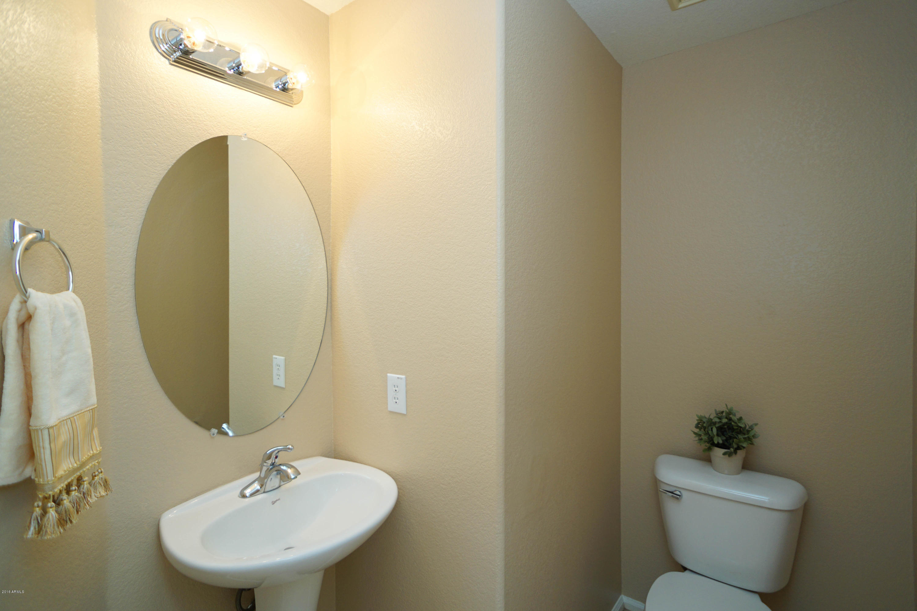837 Mountain View Road San Tan Valley, AZ 85143 - Photo 12 of 40 Downstairs Powder Room