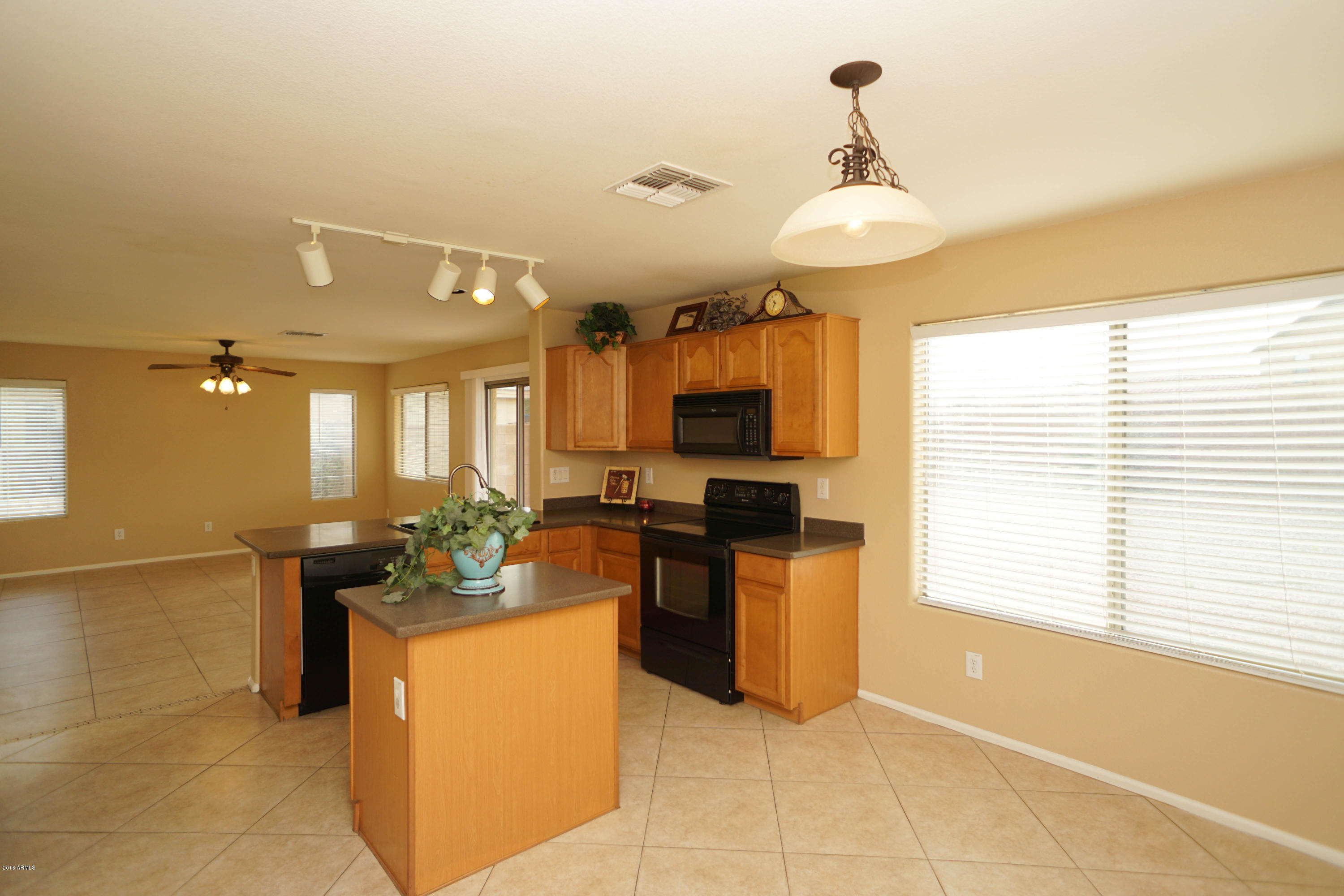837 Mountain View Road San Tan Valley, AZ 85143 - Photo 3 of 40 Spacious Eat-In Kitchen