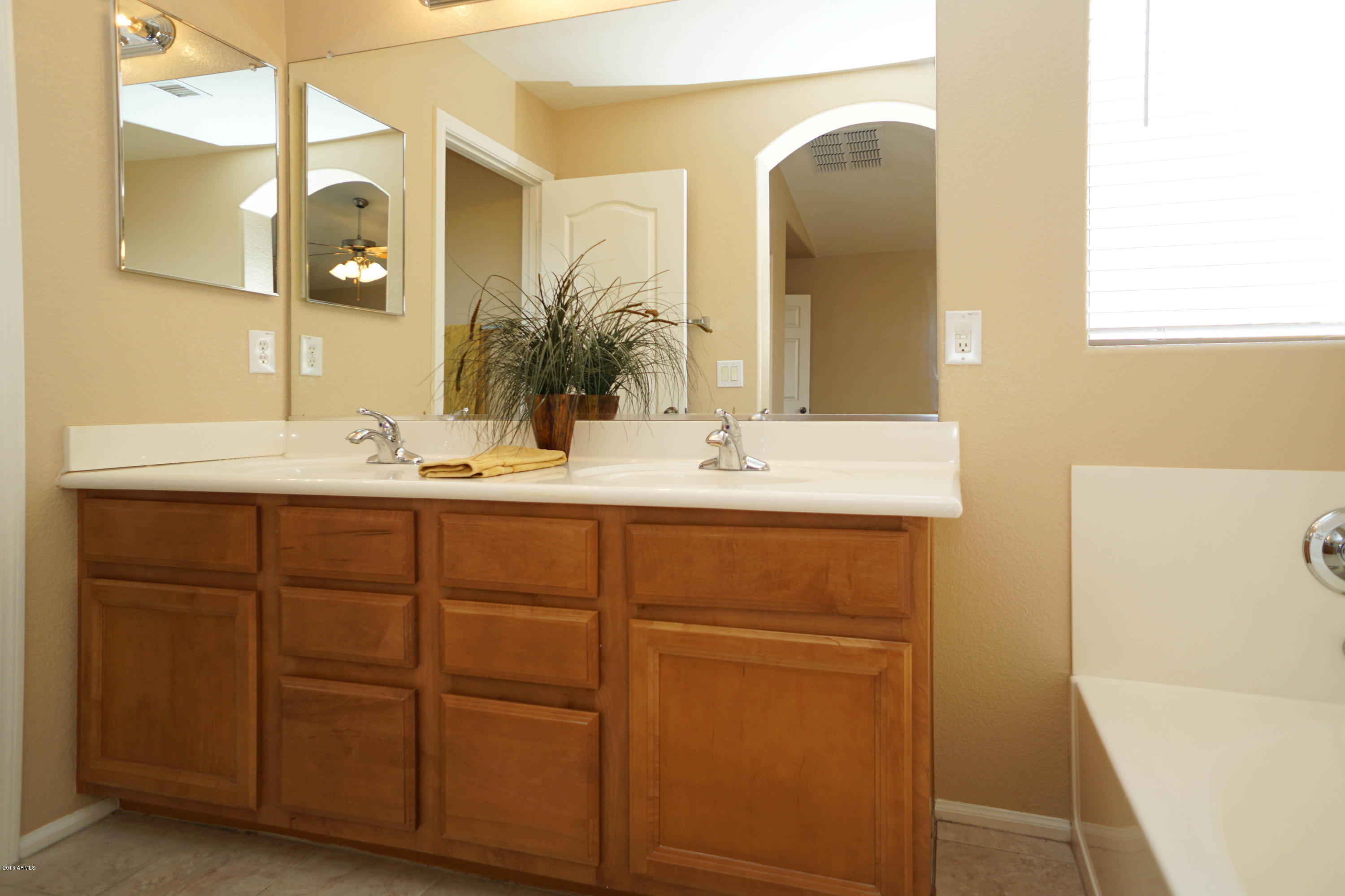837 Mountain View Road San Tan Valley, AZ 85143 - Photo 36 of 40 Large Master Bath