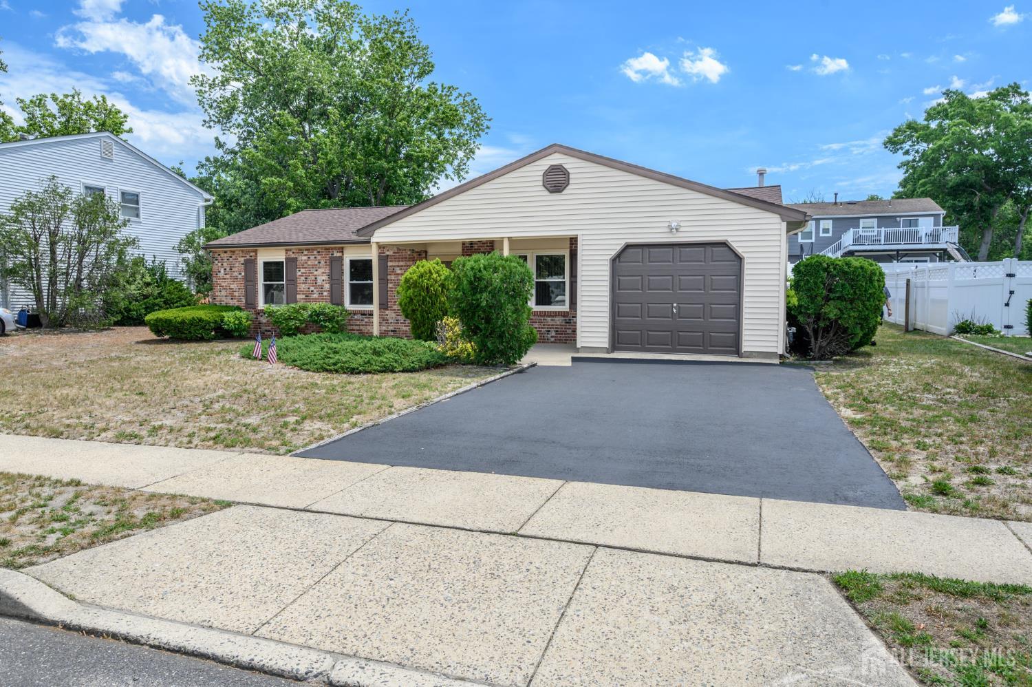 5 Evergreen Place Howell, NJ 07731 - Photo 26 of 31