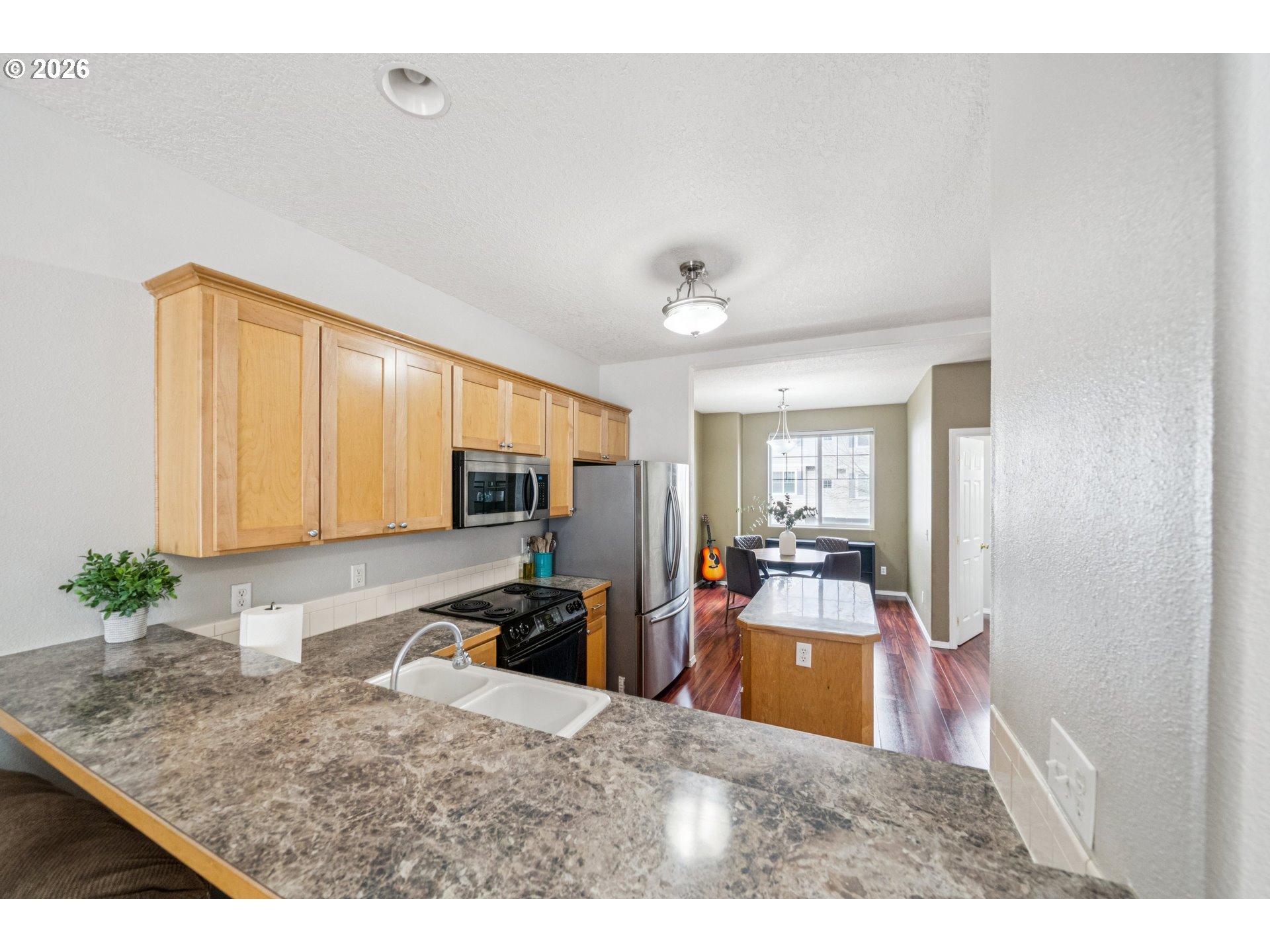 17364 Southwest Novato Lane Beaverton, OR 97078 - Photo 9 of 28 Kitchen