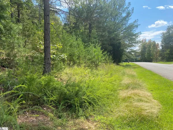 $69,900 | 203 West Peninsula Drive, Laurens, SC 29360