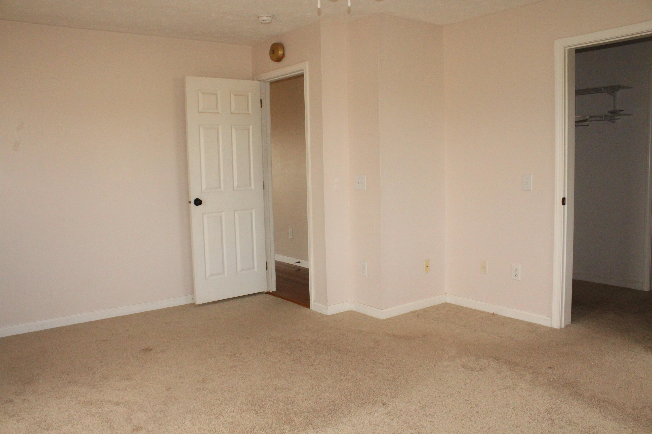 2670 Old Rte 100 Draper, VA 24324 - Photo 11 of 37 a view of empty room