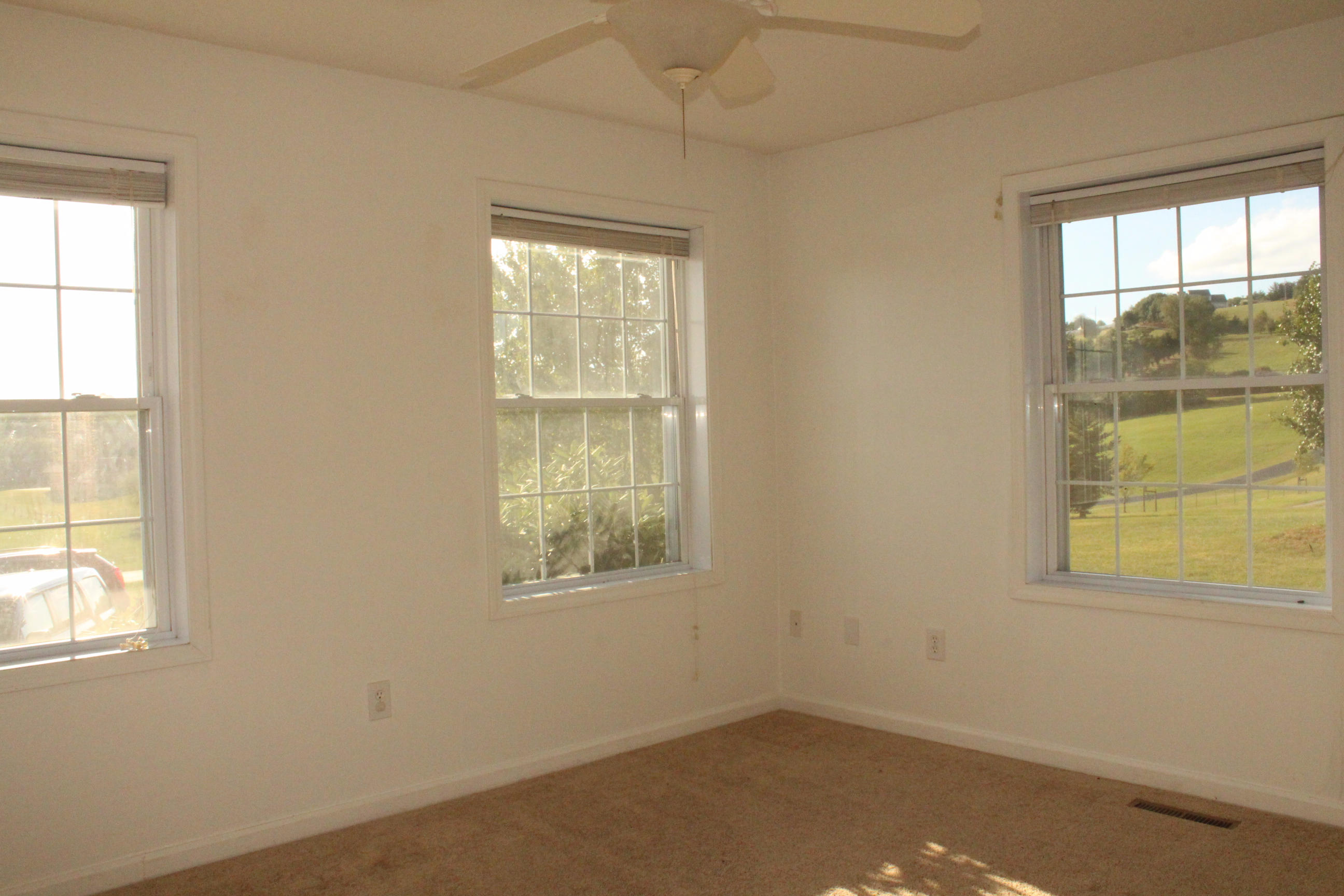 2670 Old Rte 100 Draper, VA 24324 - Photo 15 of 37 an empty room with a window