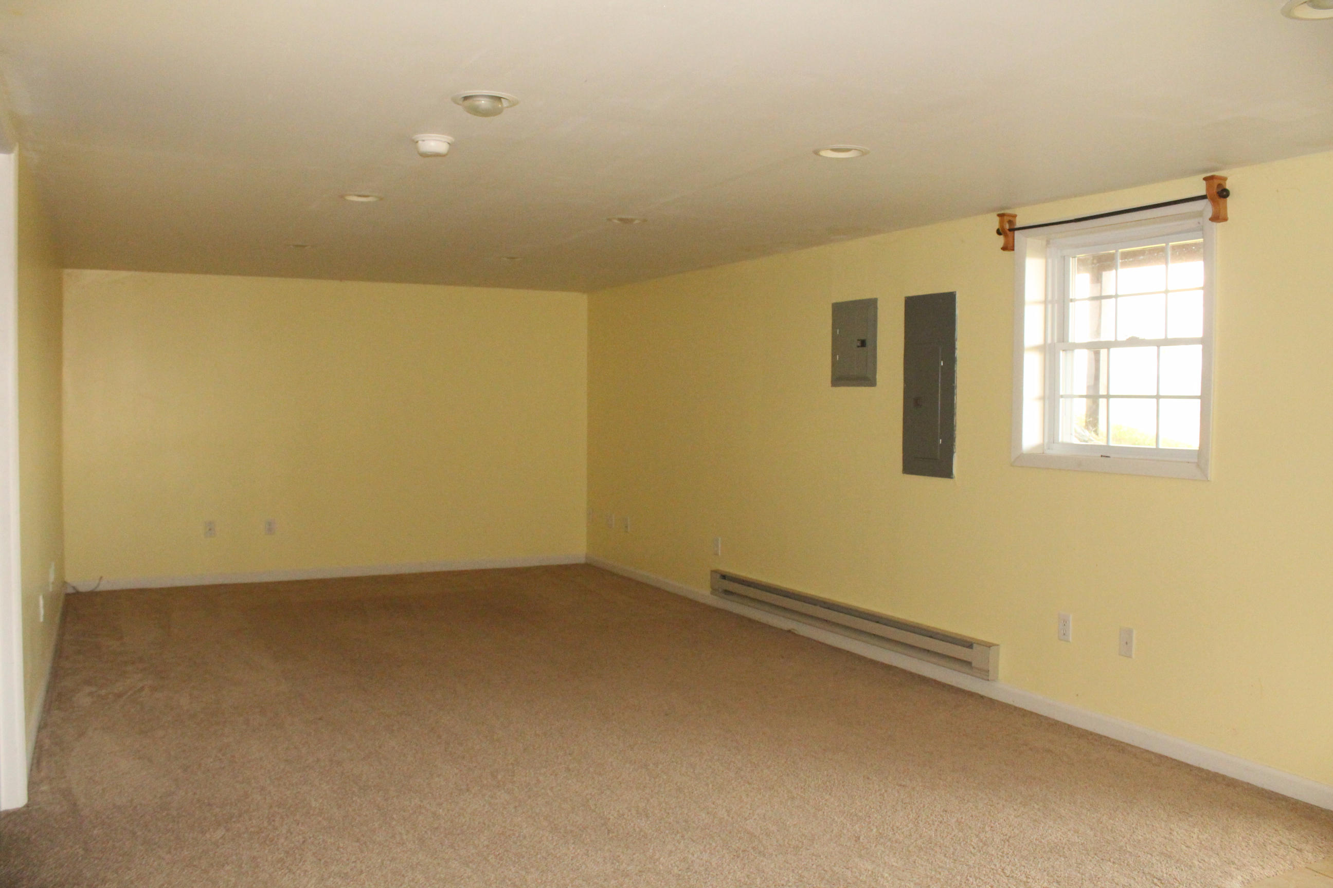 2670 Old Rte 100 Draper, VA 24324 - Photo 25 of 37 an empty room with windows