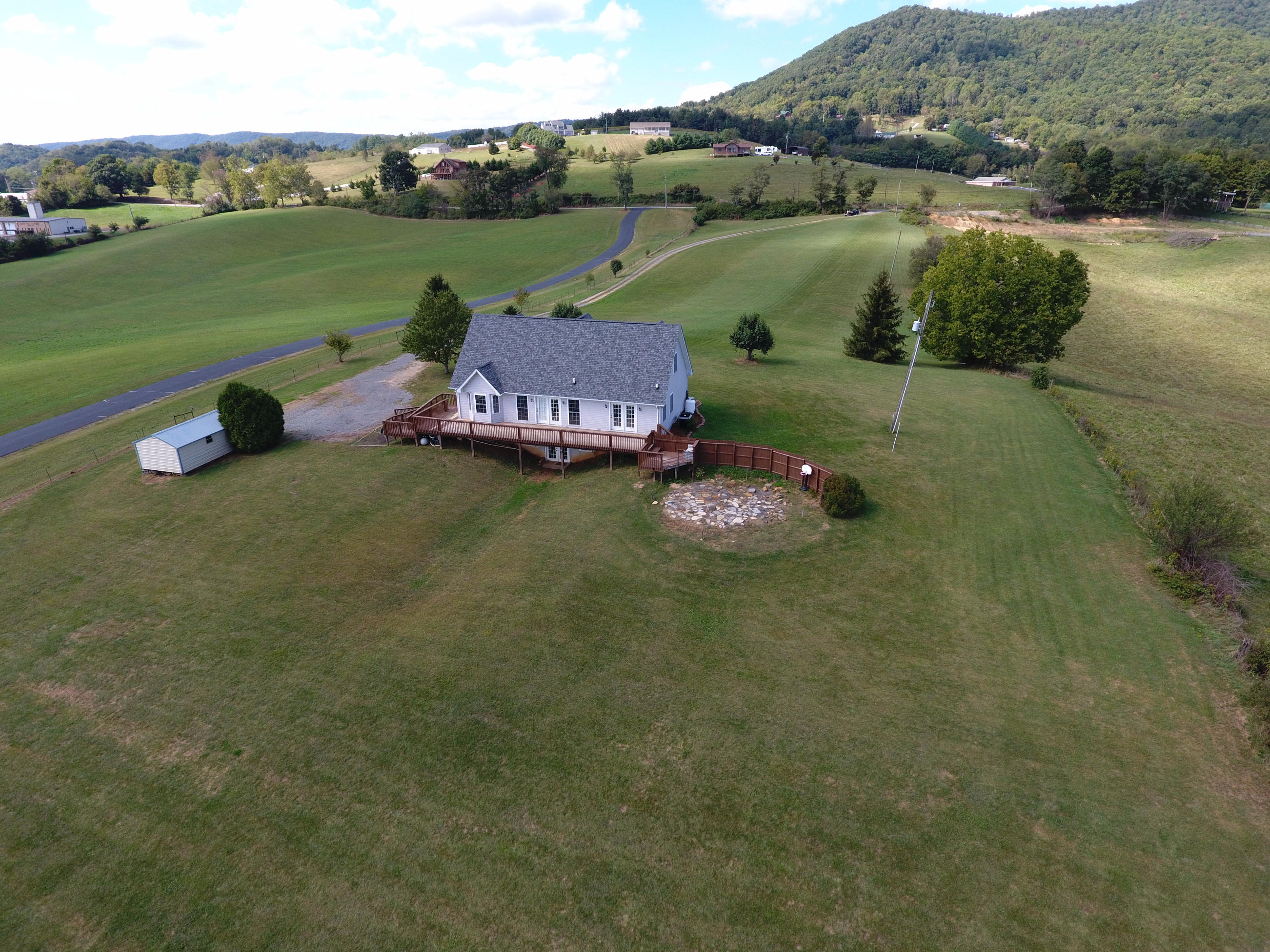 2670 Old Rte 100 Draper, VA 24324 - Photo 34 of 37 an aerial view of a house with outdoor space
