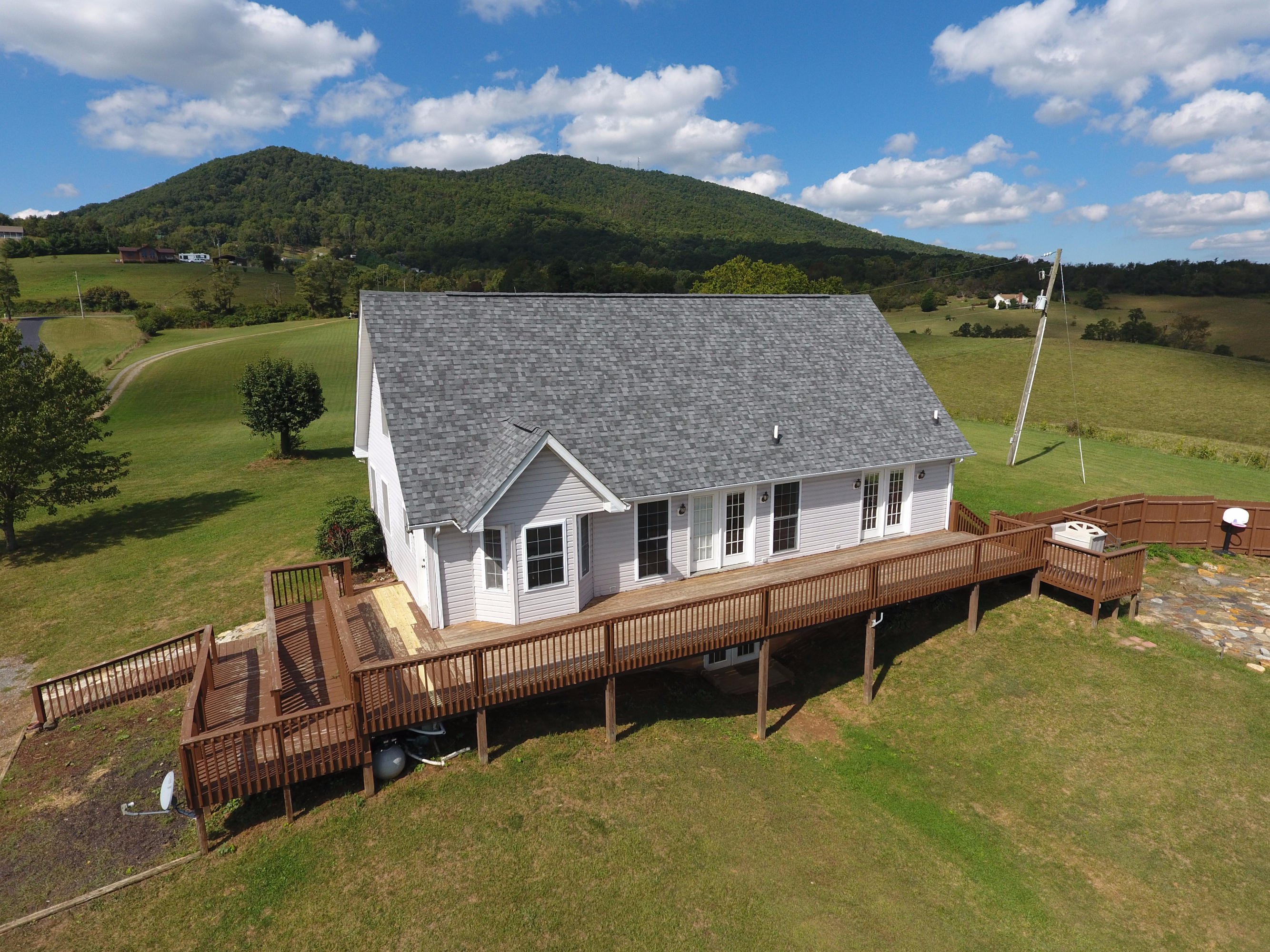 2670 Old Rte 100 Draper, VA 24324 - Photo 35 of 37 an aerial view of a house with a garden space