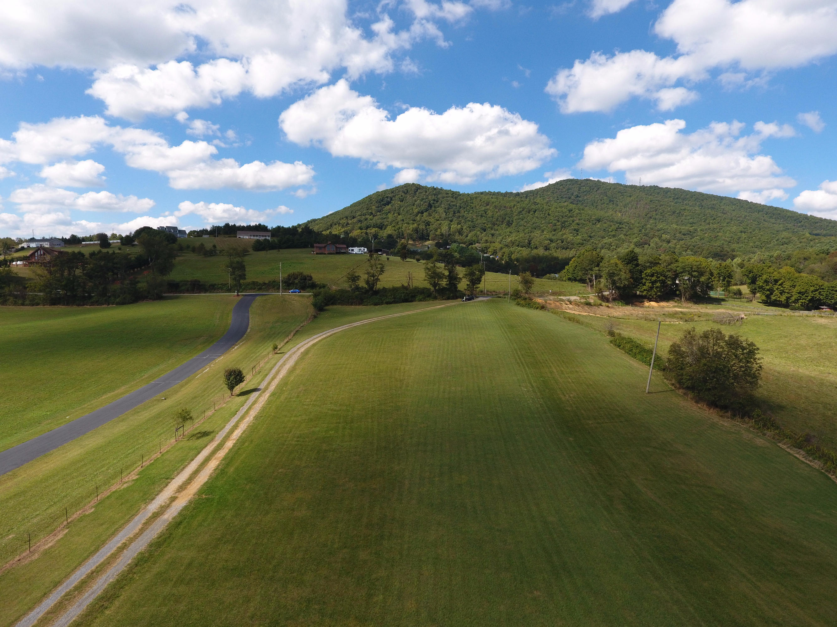 2670 Old Rte 100 Draper, VA 24324 - Photo 37 of 37 a view of lake and mountain