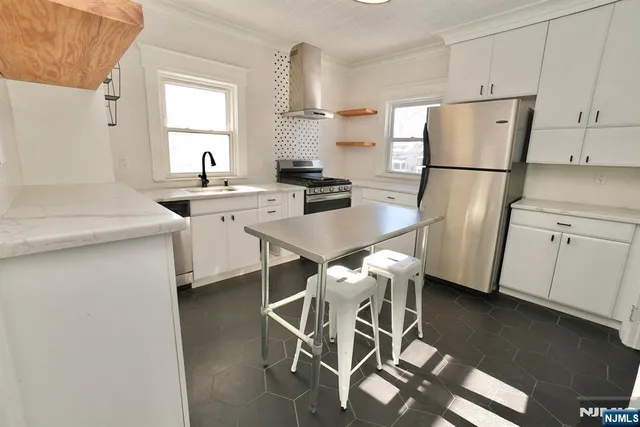 $2,700 | 1 Bell Street, Unit 2, Belleville, NJ 07109