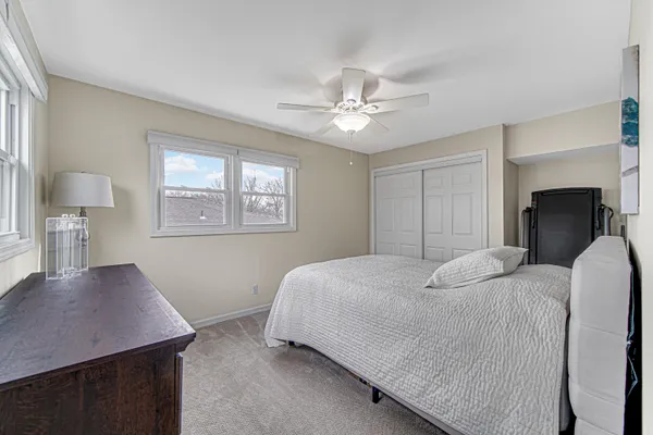 $164,900 | 545 North Oakwood Drive, Unit 7, Griffith, IN 46319