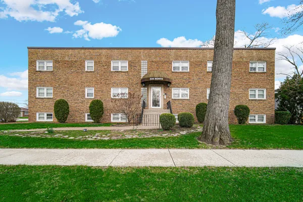 $164,900 | 545 North Oakwood Drive, Unit 7, Griffith, IN 46319