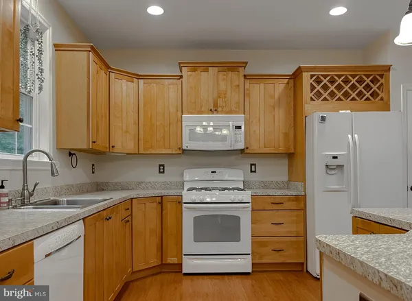 $2,600 | 46230 Sylvan Court, Lexington Park, MD 20653