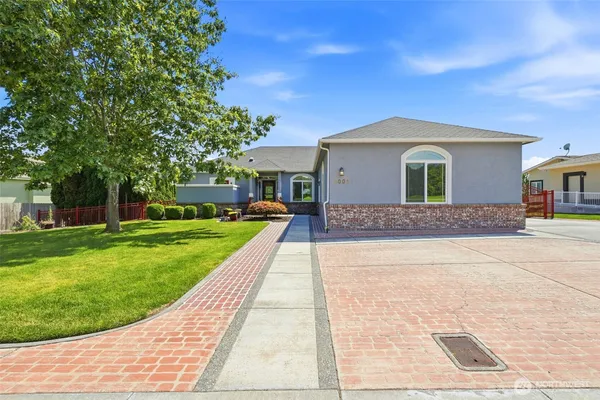 $800,000 | 4004 Desert Plateau Drive, Pasco, WA 99301
