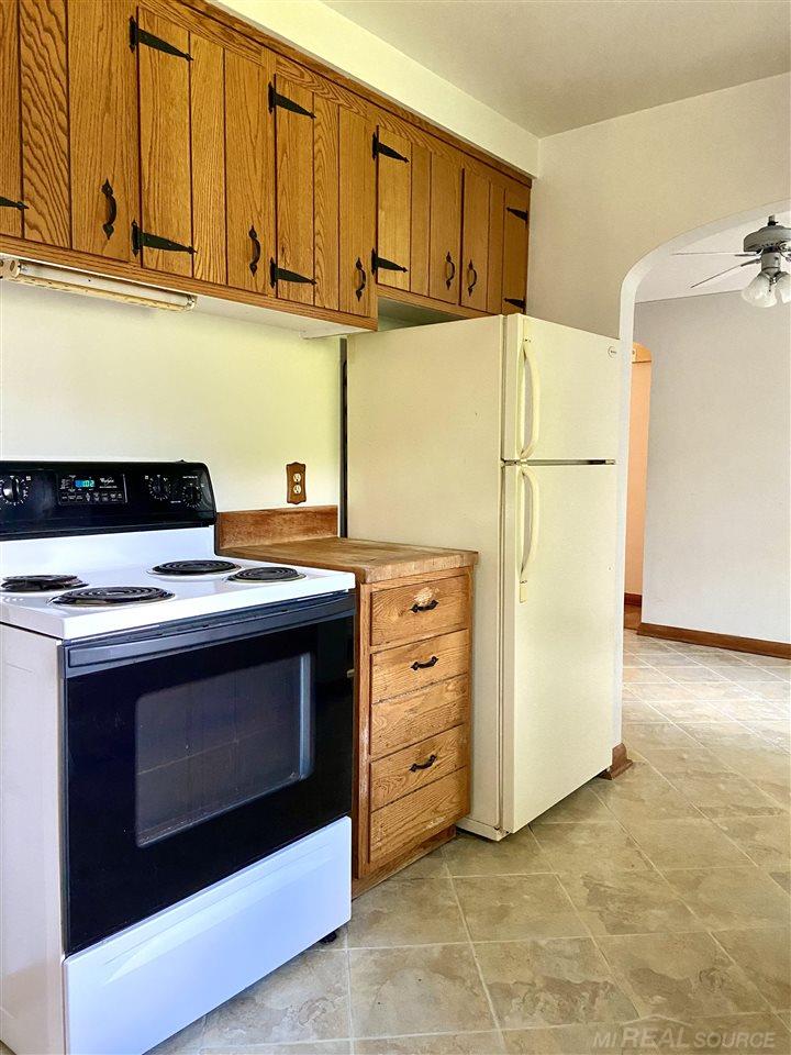 8210 Clinton River Road Sterling Heights, MI 48314 - Photo 16 of 33 50055485-15.JPG