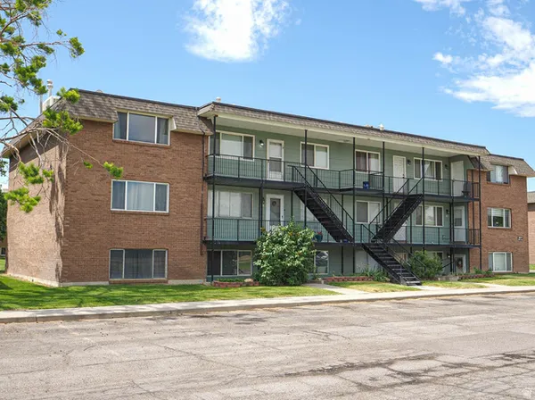 $195,000 | 3677 South 2200th W West Valley West, Unit 37, West Valley City, UT 84119