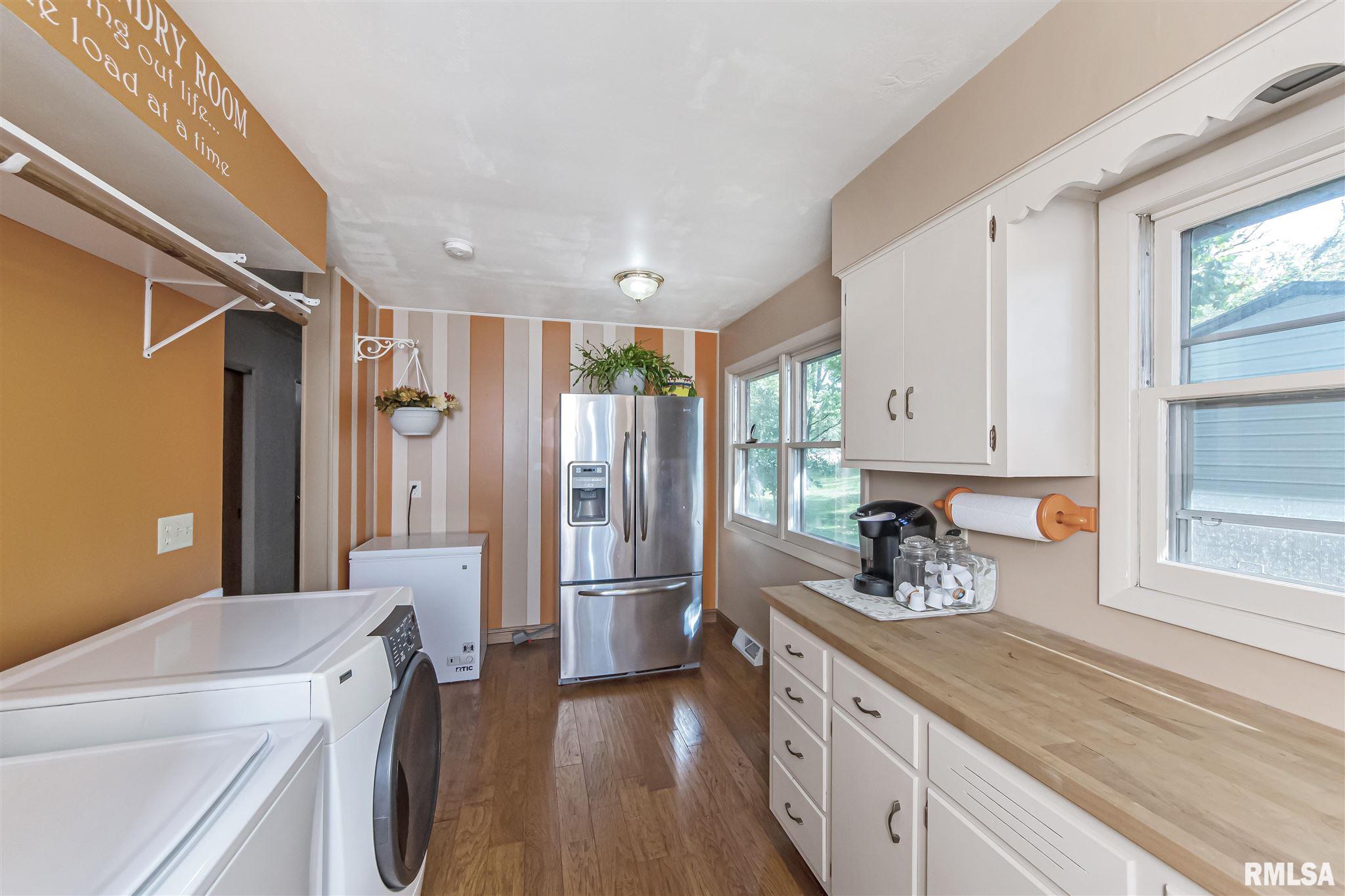 1084 Upper Spring Bay Road East Peoria, IL 61611 - Photo 12 of 40 Gallery Image 12
