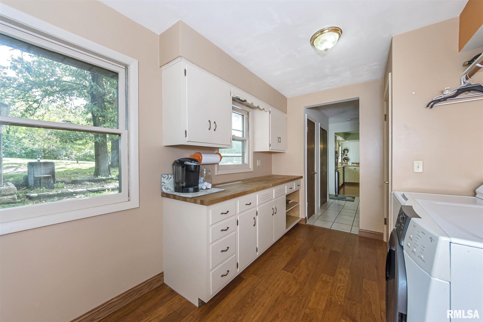 1084 Upper Spring Bay Road East Peoria, IL 61611 - Photo 13 of 40 Gallery Image 13