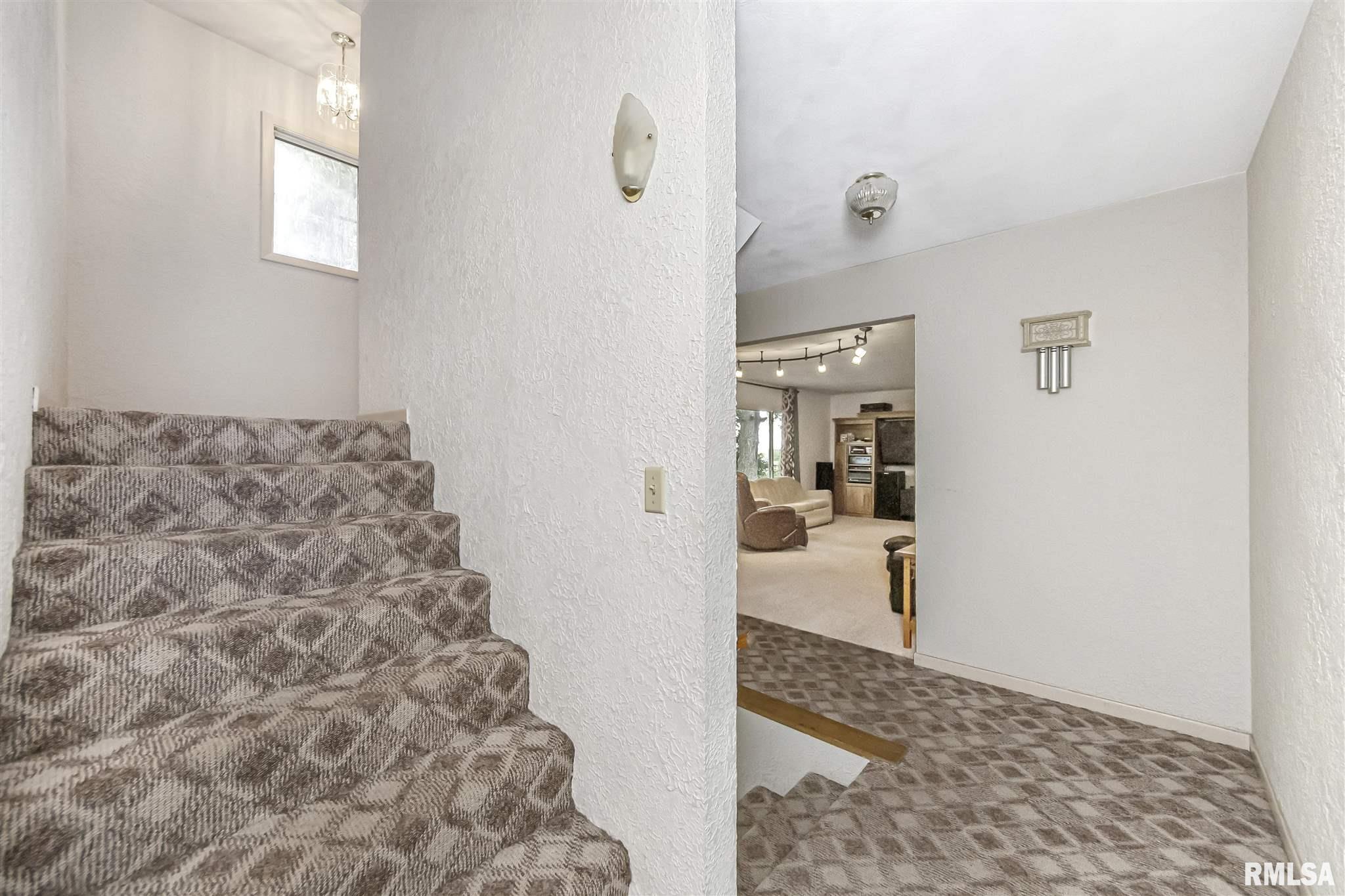 1084 Upper Spring Bay Road East Peoria, IL 61611 - Photo 22 of 40 Gallery Image 22