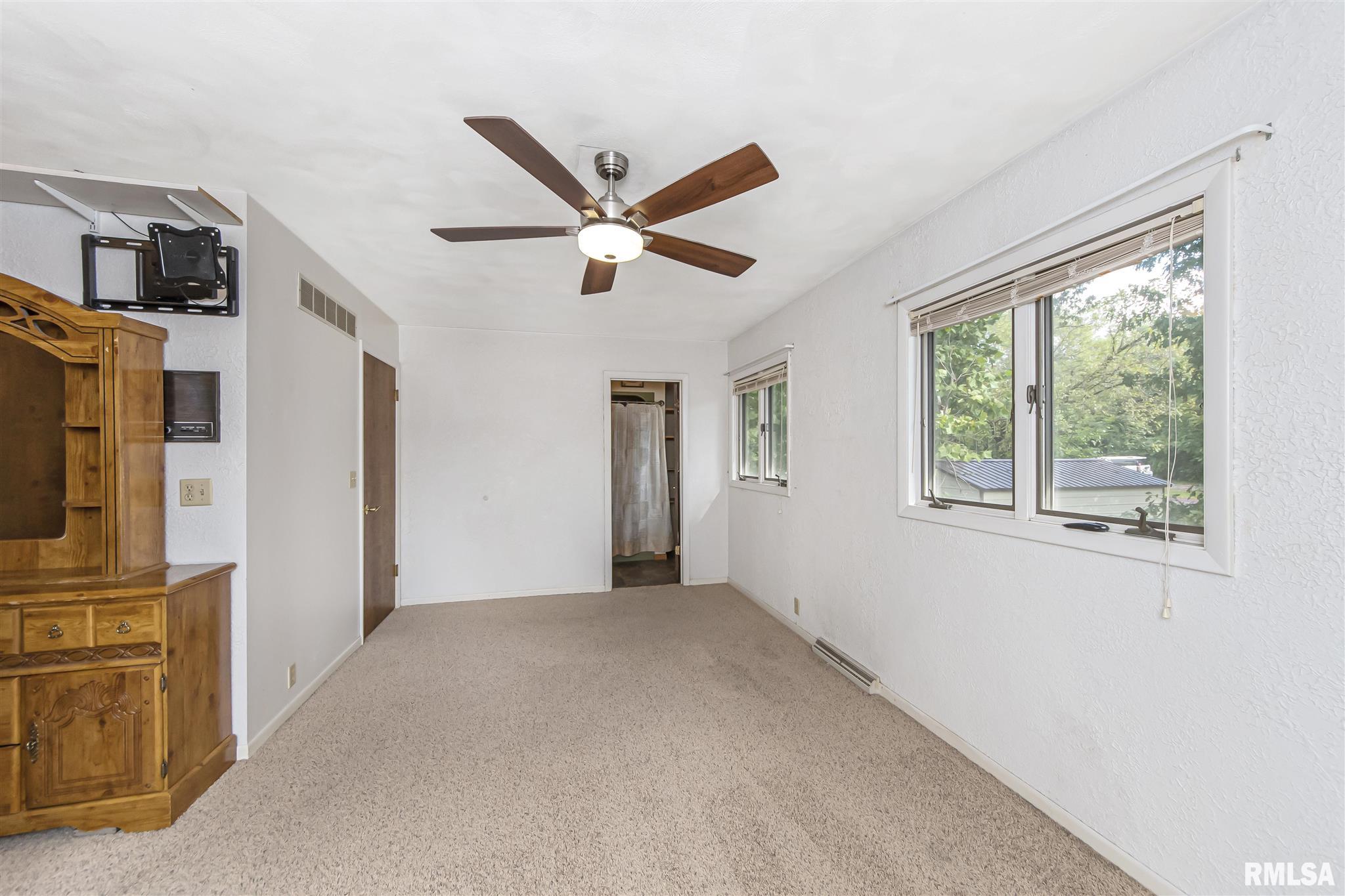 1084 Upper Spring Bay Road East Peoria, IL 61611 - Photo 25 of 40 Gallery Image 25