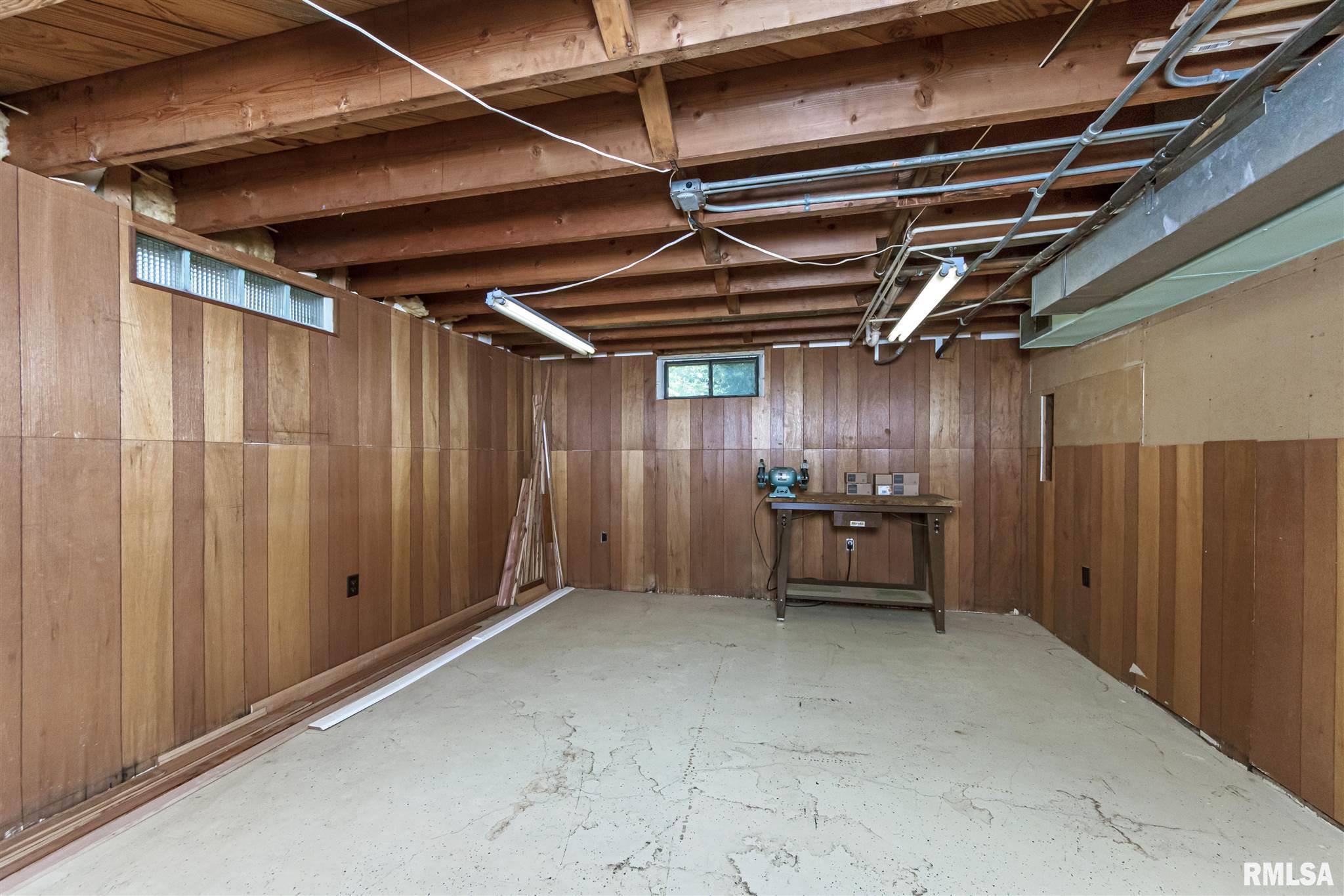 1084 Upper Spring Bay Road East Peoria, IL 61611 - Photo 31 of 40 Gallery Image 31