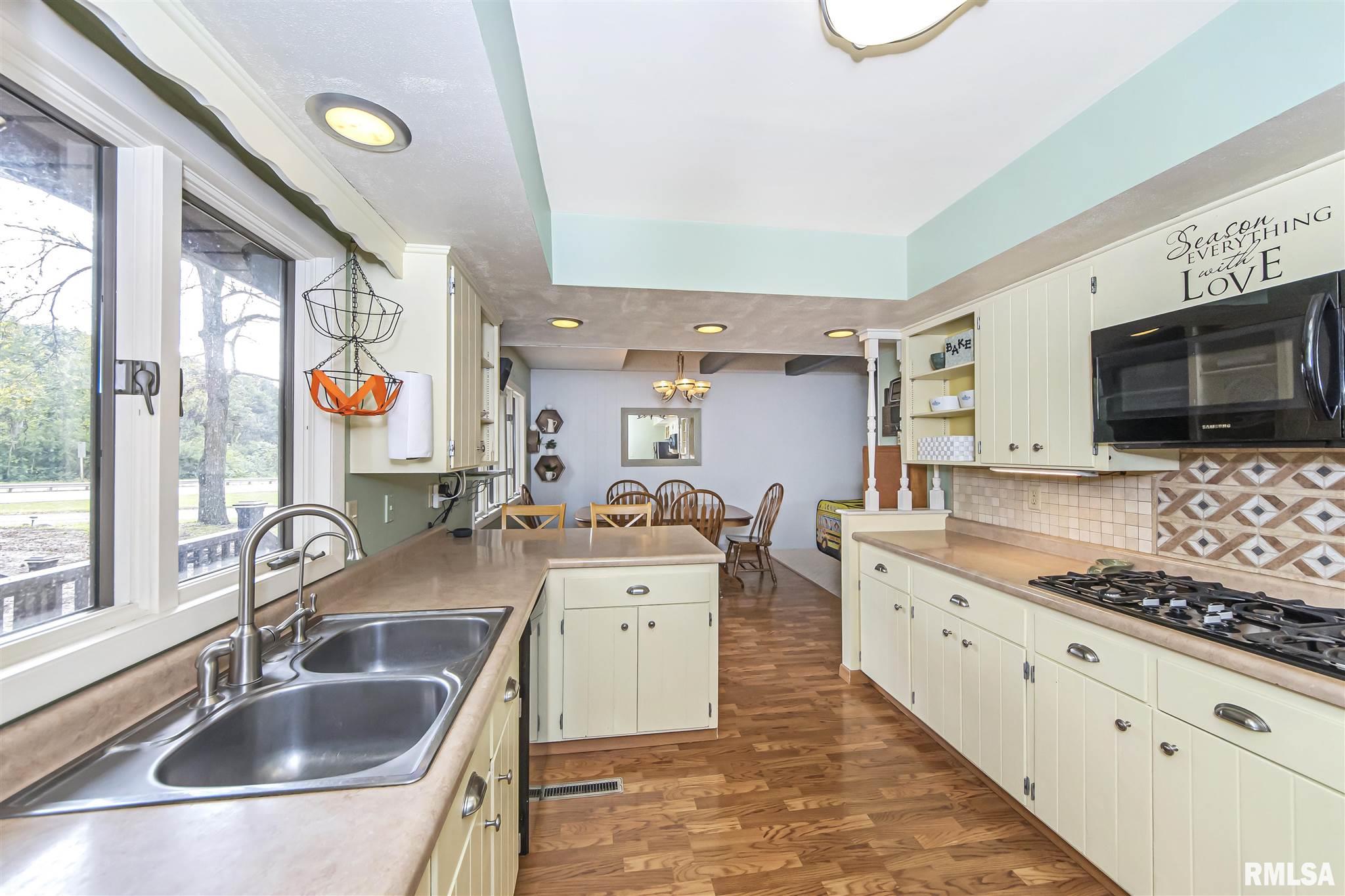 1084 Upper Spring Bay Road East Peoria, IL 61611 - Photo 6 of 40 Gallery Image 6