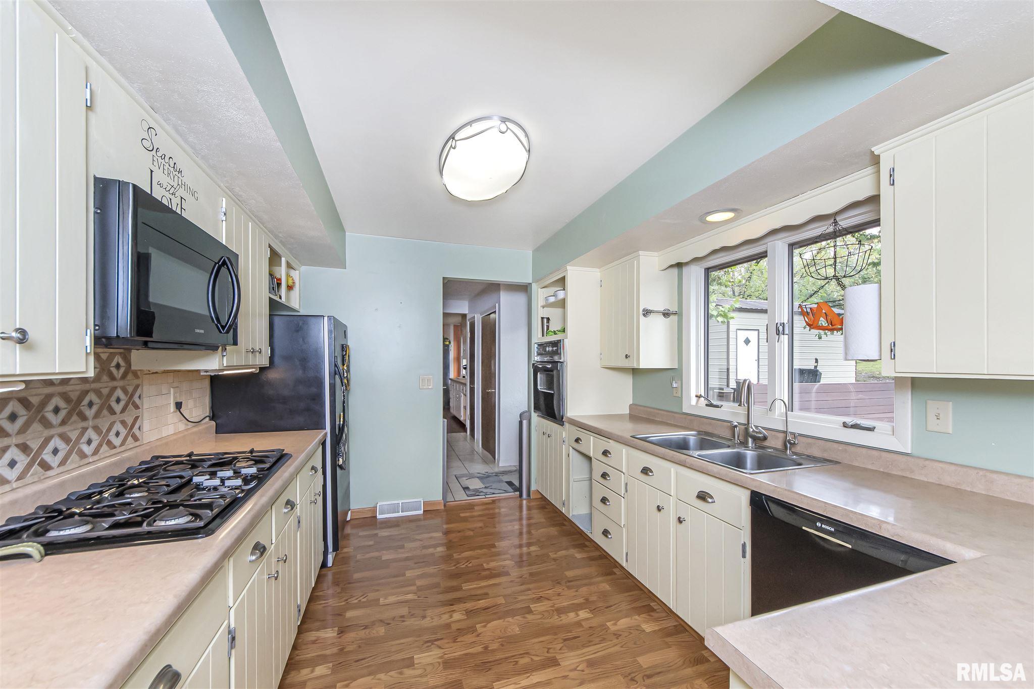 1084 Upper Spring Bay Road East Peoria, IL 61611 - Photo 7 of 40 Gallery Image 7