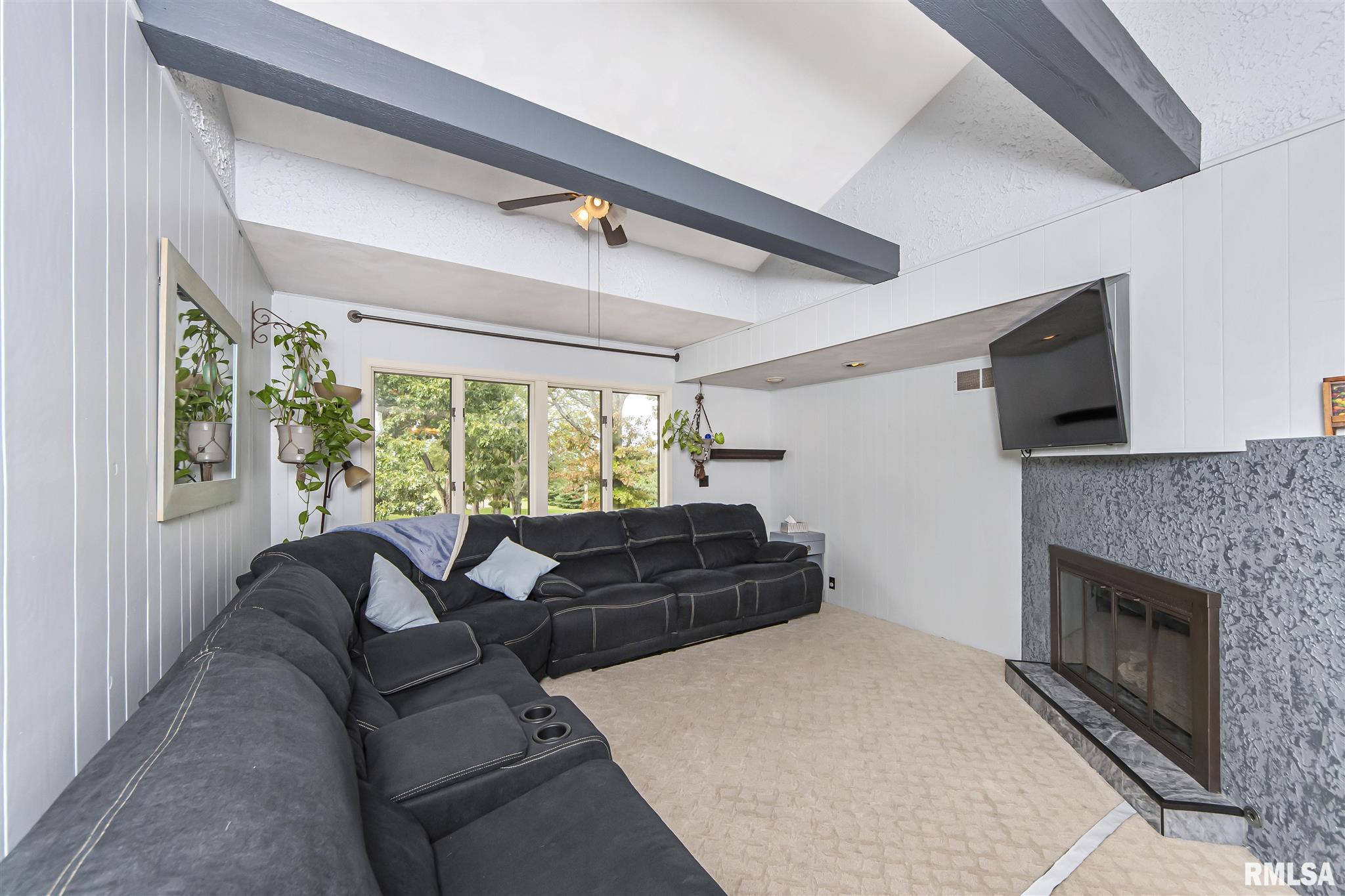 1084 Upper Spring Bay Road East Peoria, IL 61611 - Photo 10 of 40 Gallery Image 10