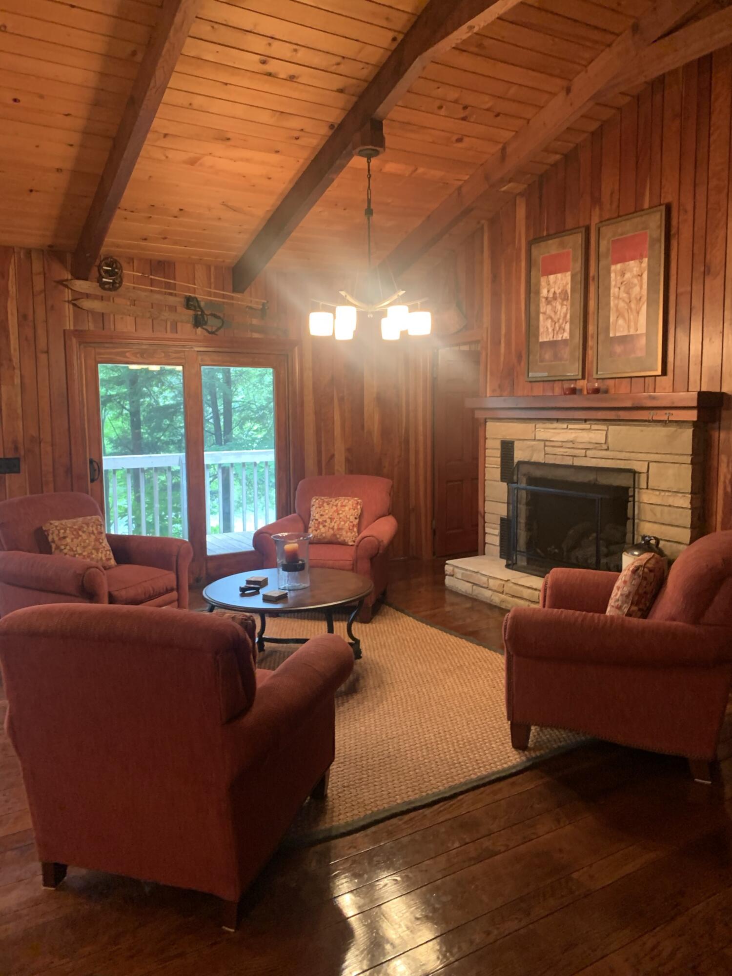 274 Ripshin Lake Road Roan Mountain, TN 37687 - Photo 26 of 62 greatroom