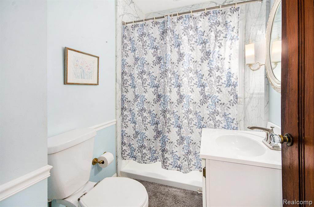 2058 South Long Lake Road Fenton, MI 48430 - Photo 17 of 26 Gallery Image 17