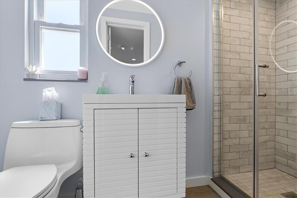 2808 Fernwald Road Pittsburgh, PA 15217 - Photo 12 of 30 Common Full Bath