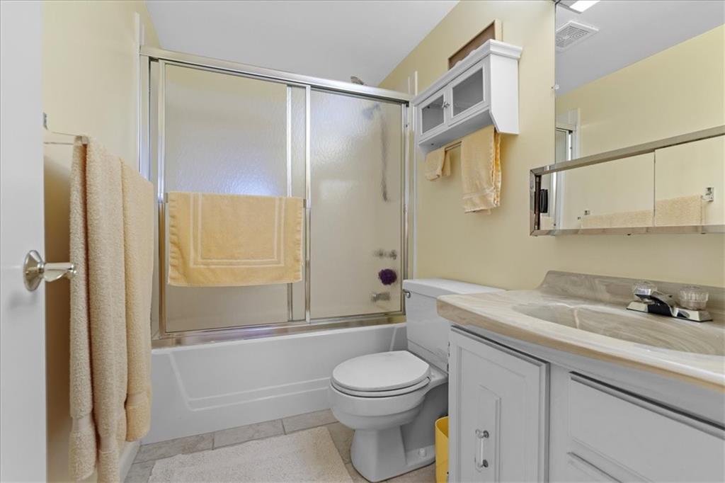 2808 Fernwald Road Pittsburgh, PA 15217 - Photo 23 of 30 Third Bedroom En-Suite Bath