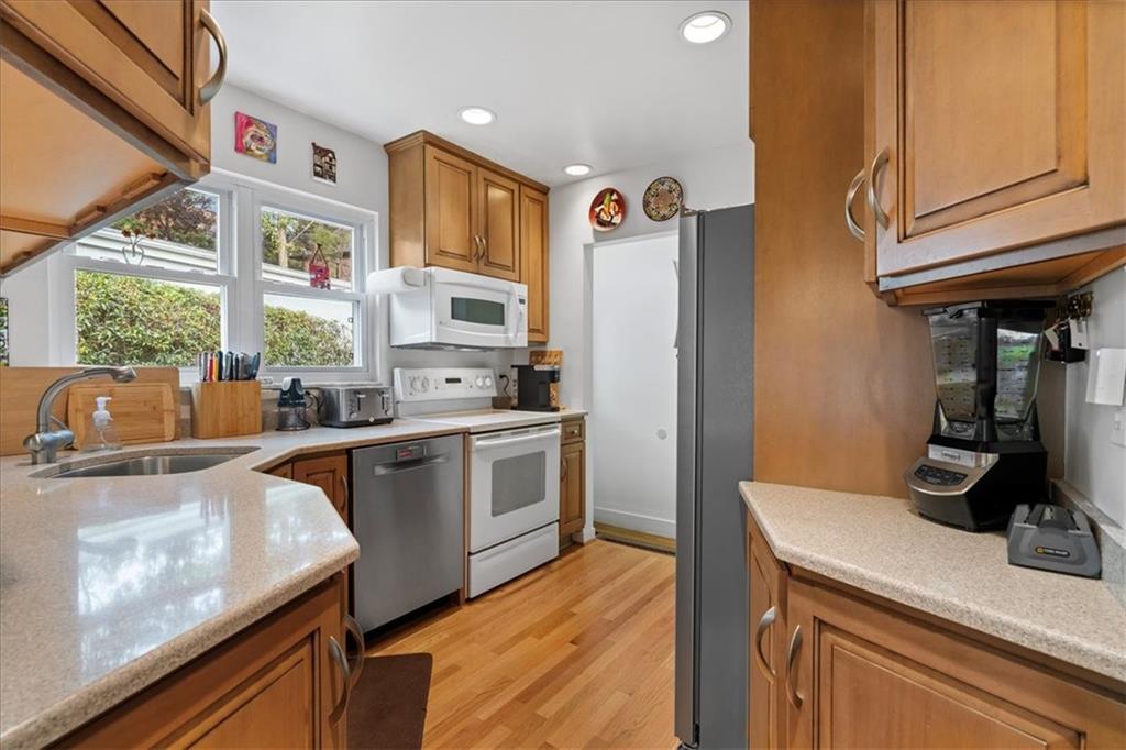 2808 Fernwald Road Pittsburgh, PA 15217 - Photo 10 of 30 Gallery Image 10