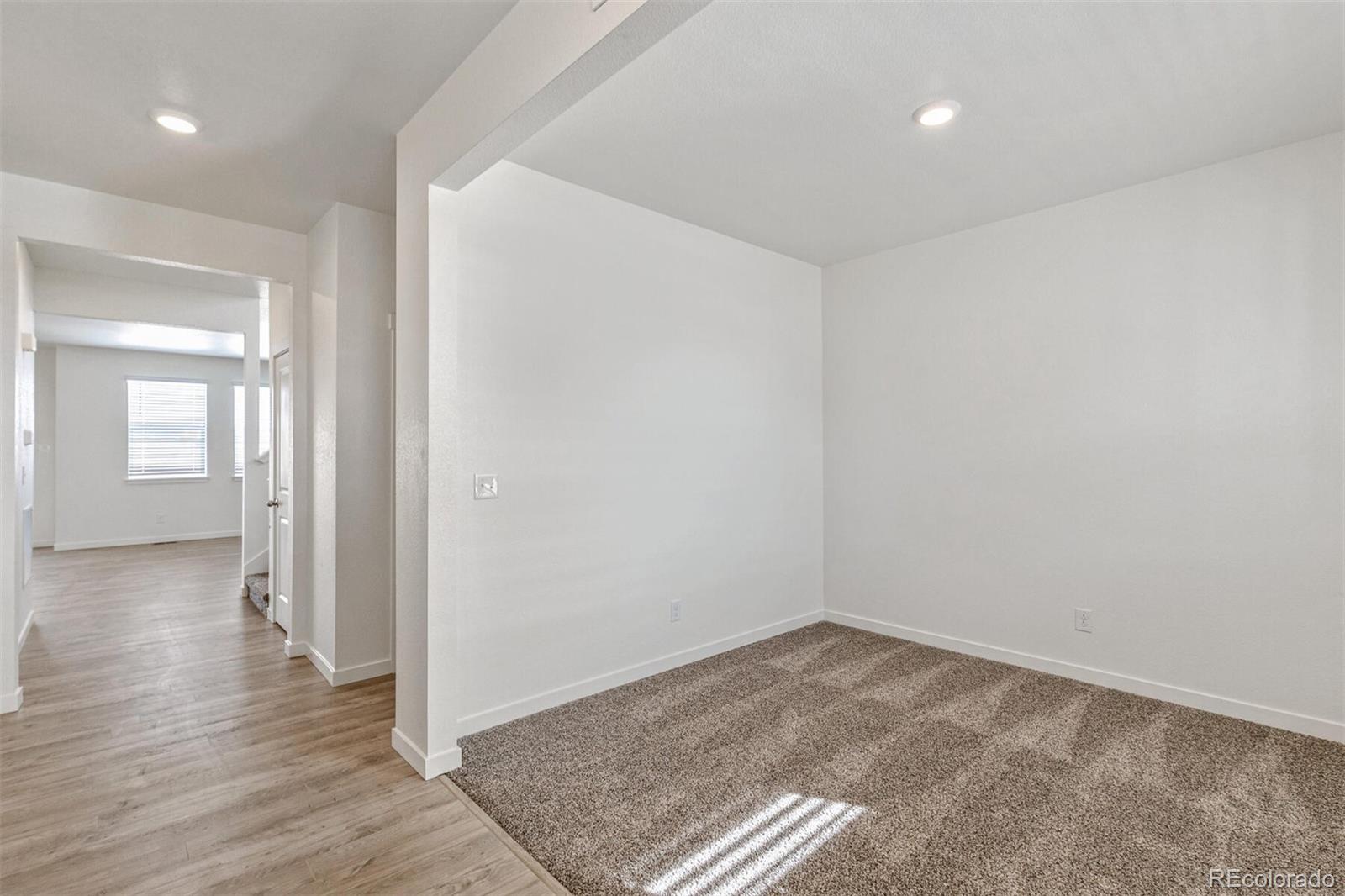 129 North Waterloo Street Aurora, CO 80018 - Photo 4 of 25