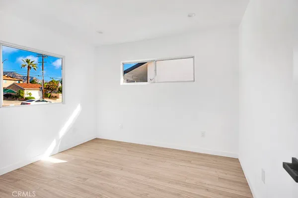 $1,149,000 | 14868 1486 1/2 Envoy, Sylmar, CA 91342