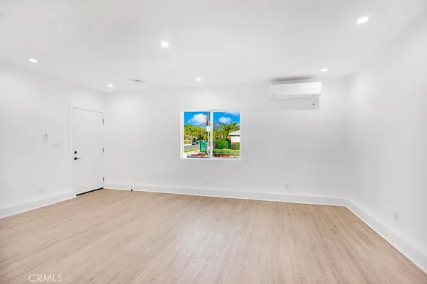 $1,149,000 | 14868 1486 1/2 Envoy, Sylmar, CA 91342