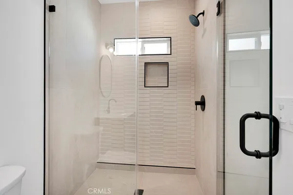 $1,149,000 | 14868 1486 1/2 Envoy, Sylmar, CA 91342