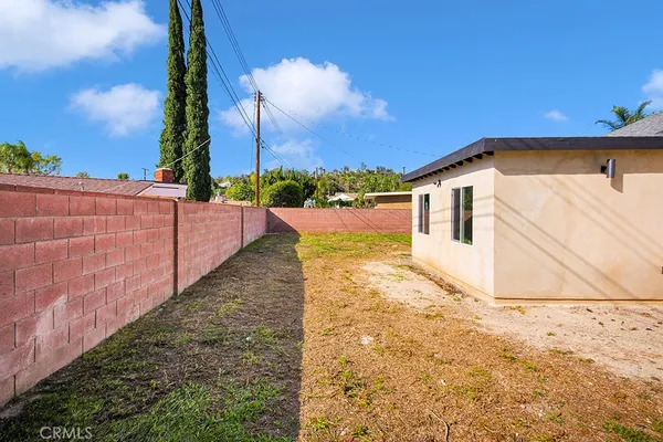 $1,149,000 | 14868 1486 1/2 Envoy, Sylmar, CA 91342