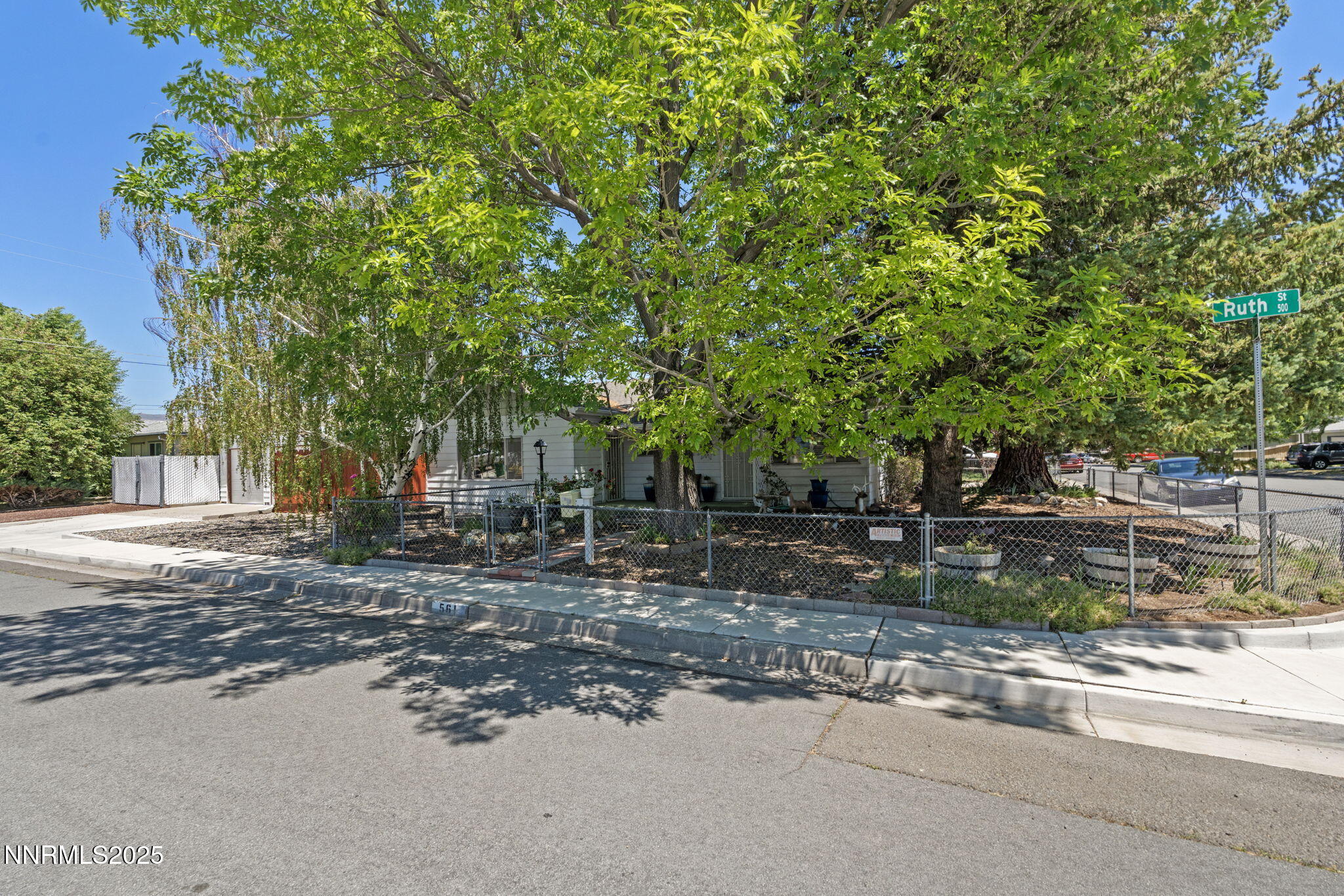 561 Ruth Street Carson City, NV 89701 - Photo 5 of 30 5-web-or-mls-DSC02291