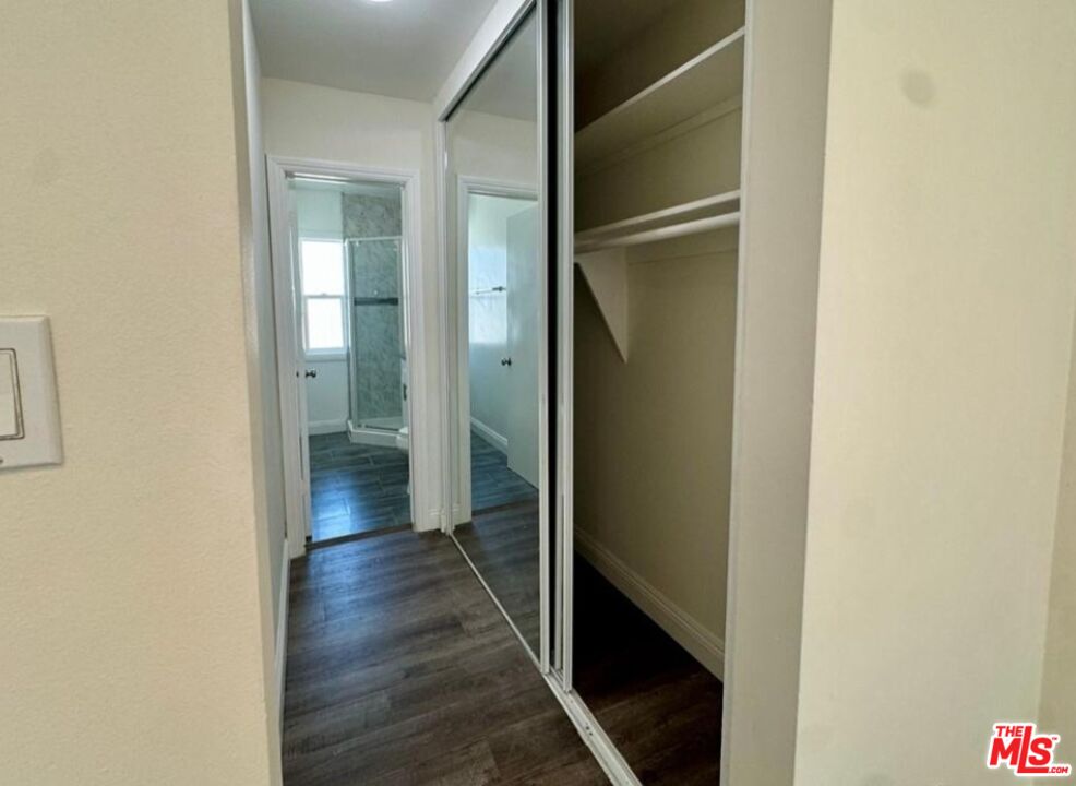 2040 South Sherbourne Drive, Unit 4 Los Angeles, CA 90034 - Photo 6 of 14 a view of a hallway