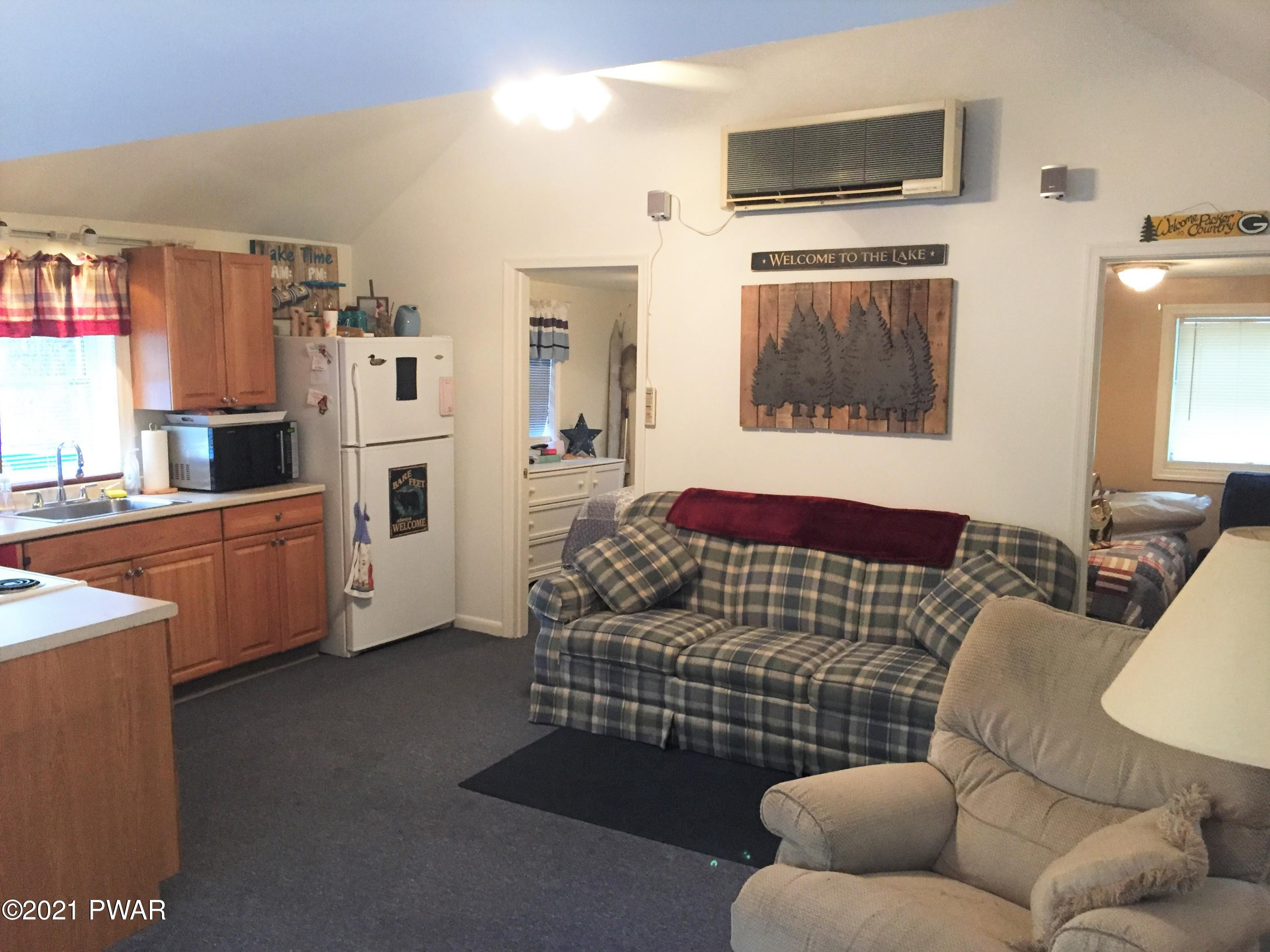 132 Plank Road Beach Lake, PA 18405 - Photo 17 of 25 Living Room