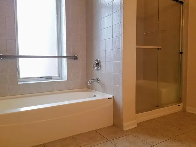 $2,600 | 5036 West Pensacola Avenue, Unit 402, Chicago, IL 60641