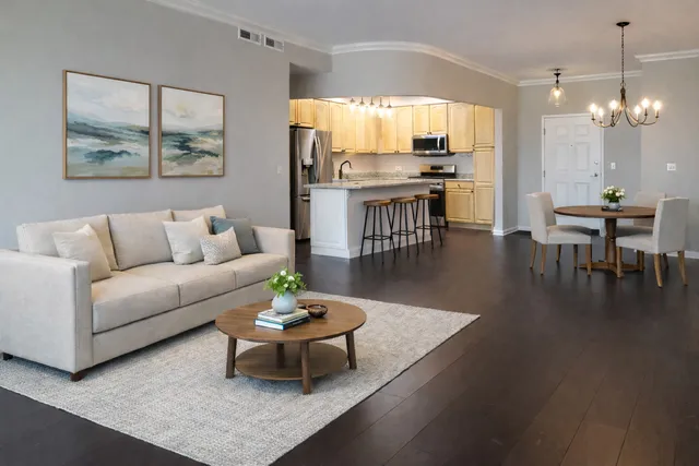 $2,600 | 5036 West Pensacola Avenue, Unit 402, Chicago, IL 60641