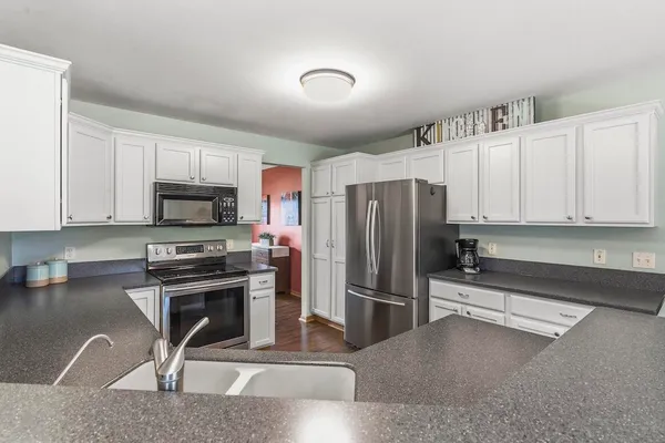 $559,900 | 1189 Mockingbird Drive, Oconomowoc, WI 53066