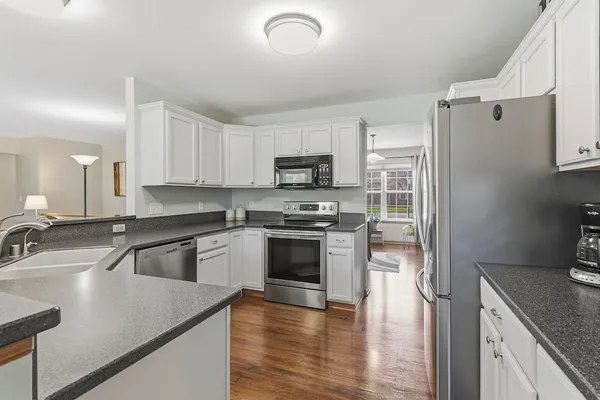 $559,900 | 1189 Mockingbird Drive, Oconomowoc, WI 53066