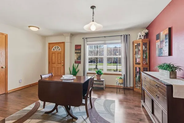 $559,900 | 1189 Mockingbird Drive, Oconomowoc, WI 53066