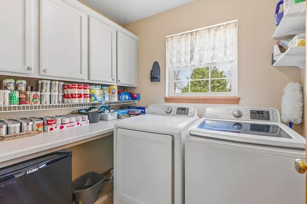 $559,900 | 1189 Mockingbird Drive, Oconomowoc, WI 53066